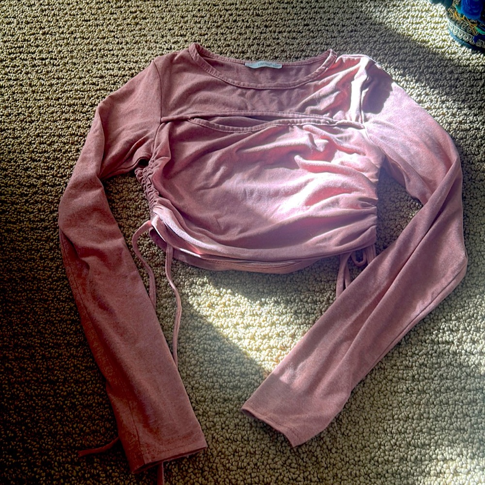 Light pink long sleeve crop top